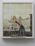 907470 Afbeelding van het tegelplateau met een replica van de tekening 'De Oudegracht te Utrecht bij de Stadhuisbrug' ...